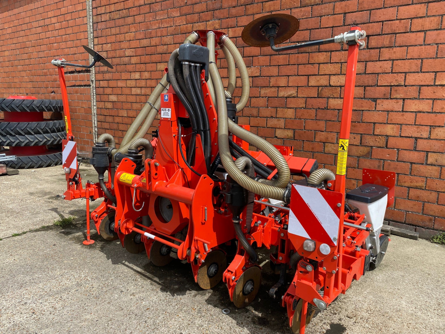 KUHN Planter3m 6 rijer bietenzaaier als nieuw