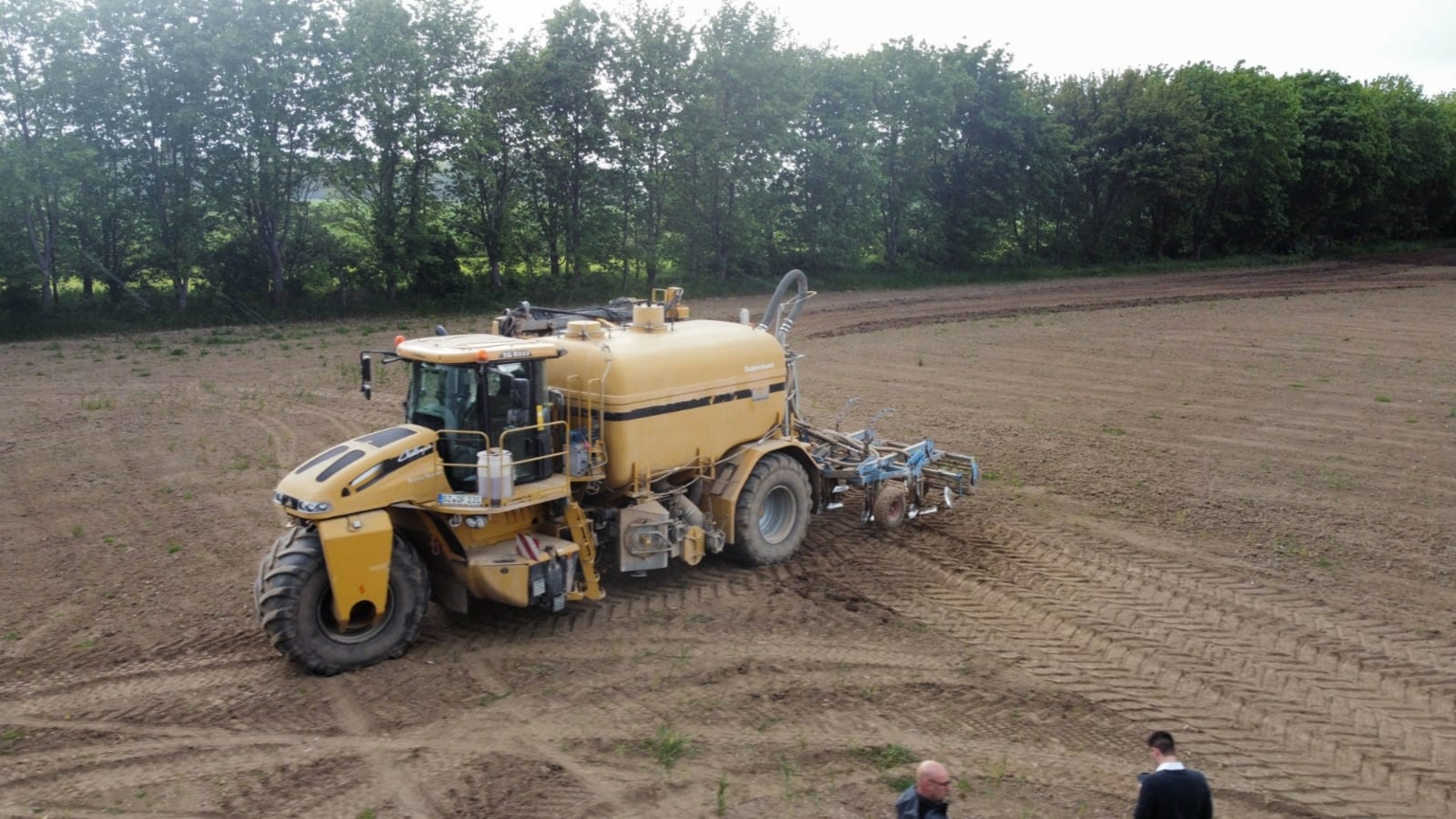 Terra Gator 8333