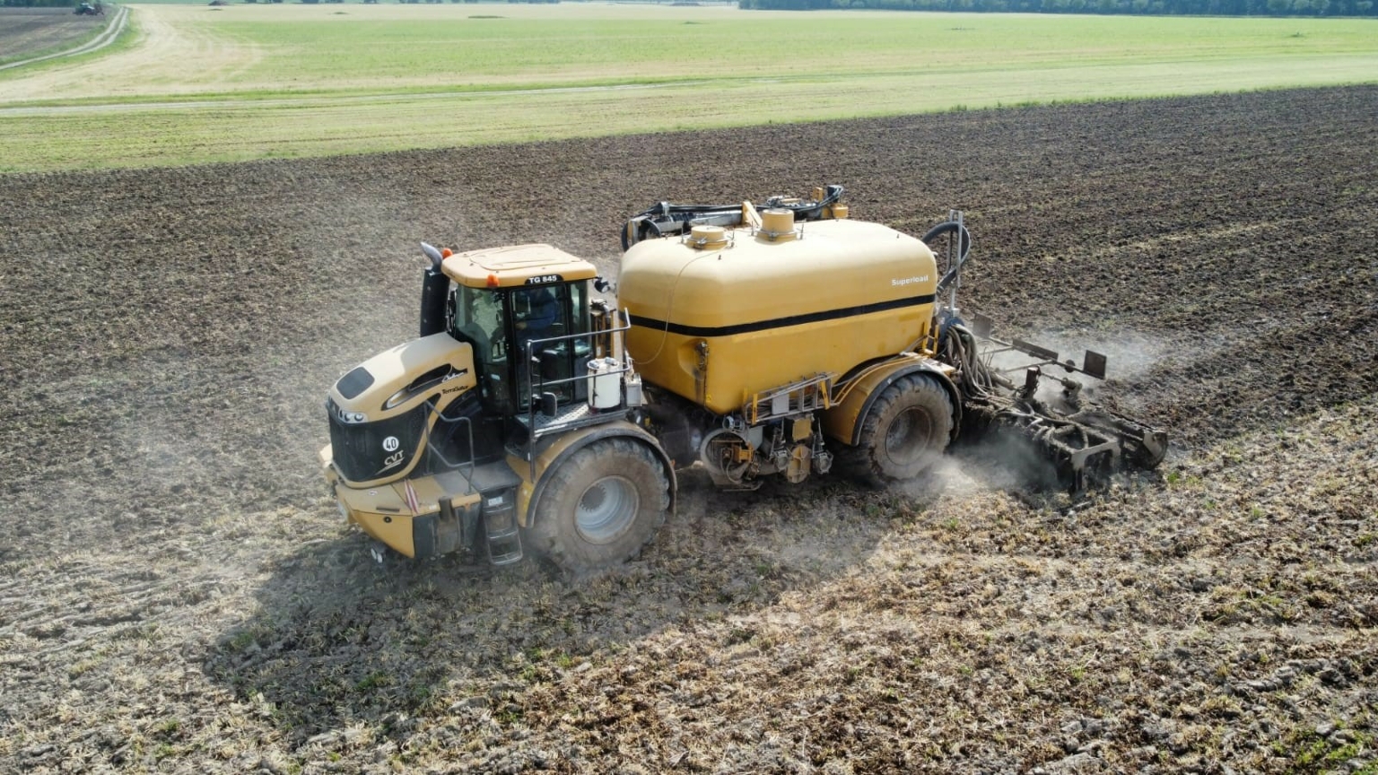 Terra Gator 845