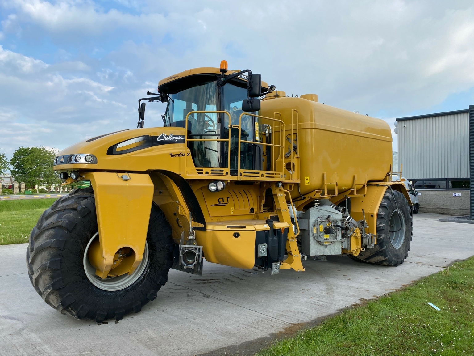 Terra Gator 8333