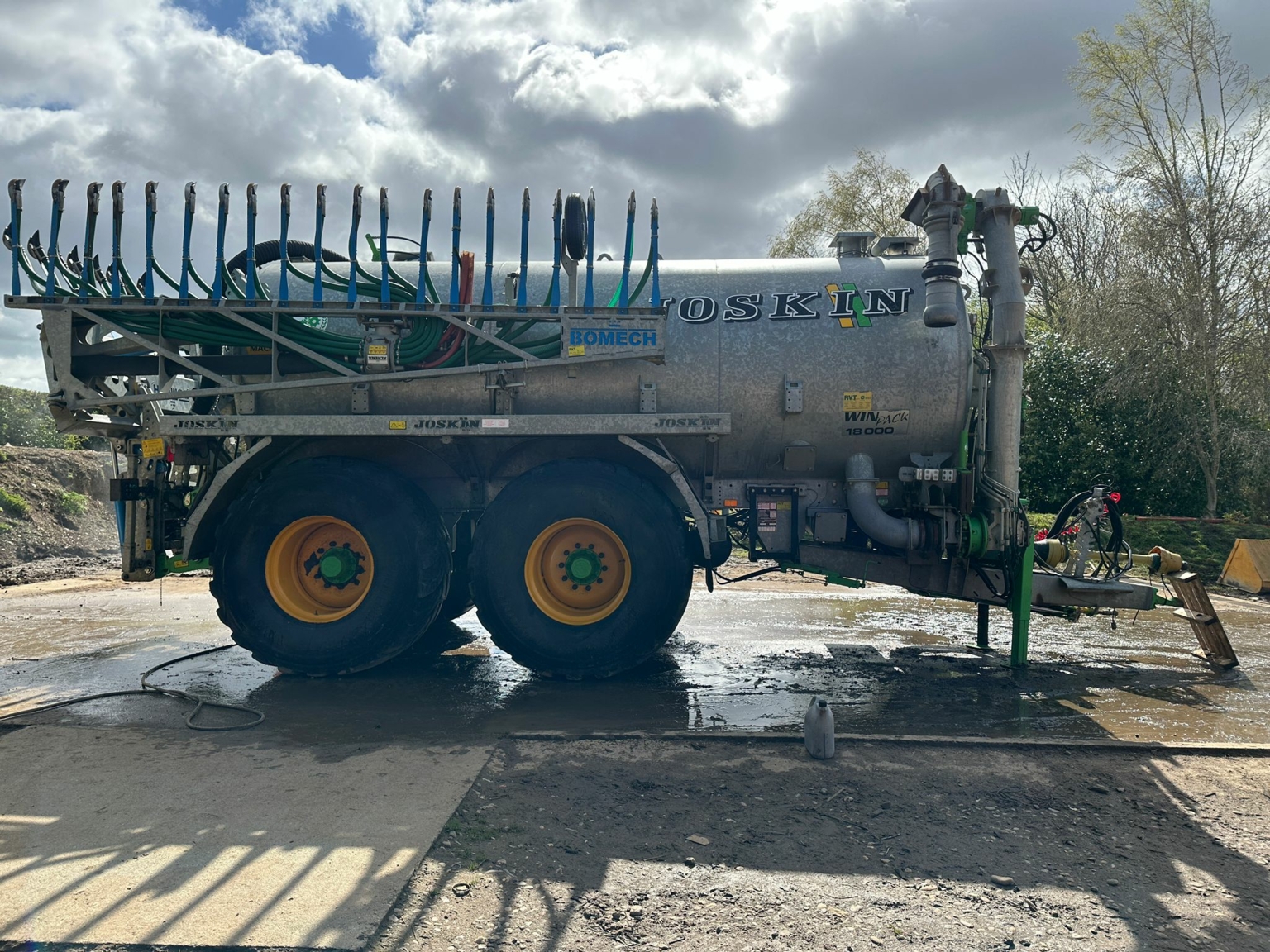 Joskin Volumetra18000 met Bomech 12m