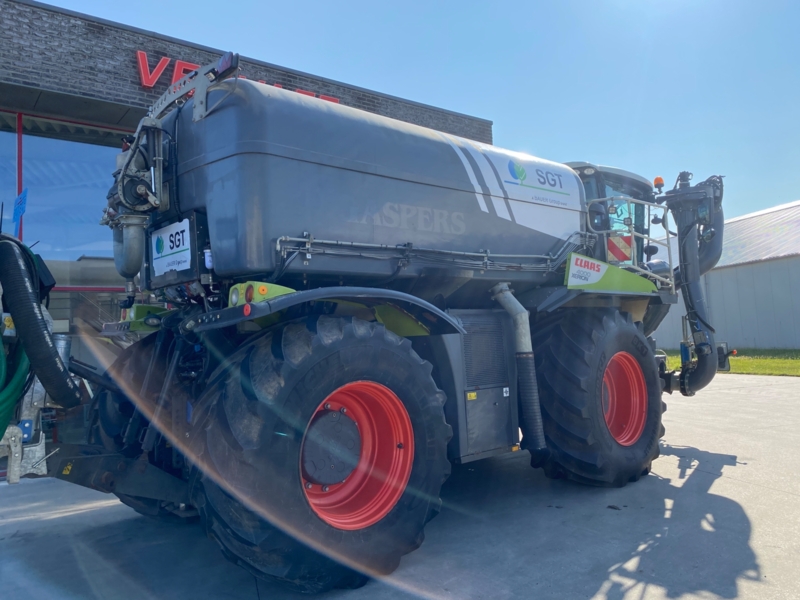 Claas Xerion 4000