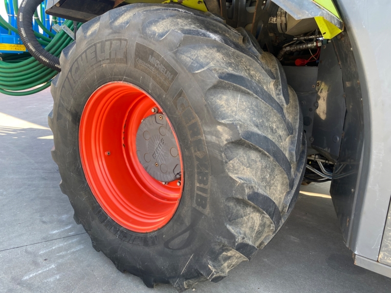 Claas Xerion 4000