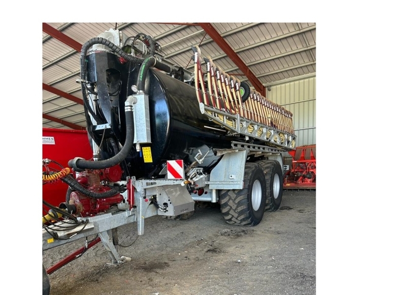 Dezwaef 22m³ tank met 18m sleepvoet bemester