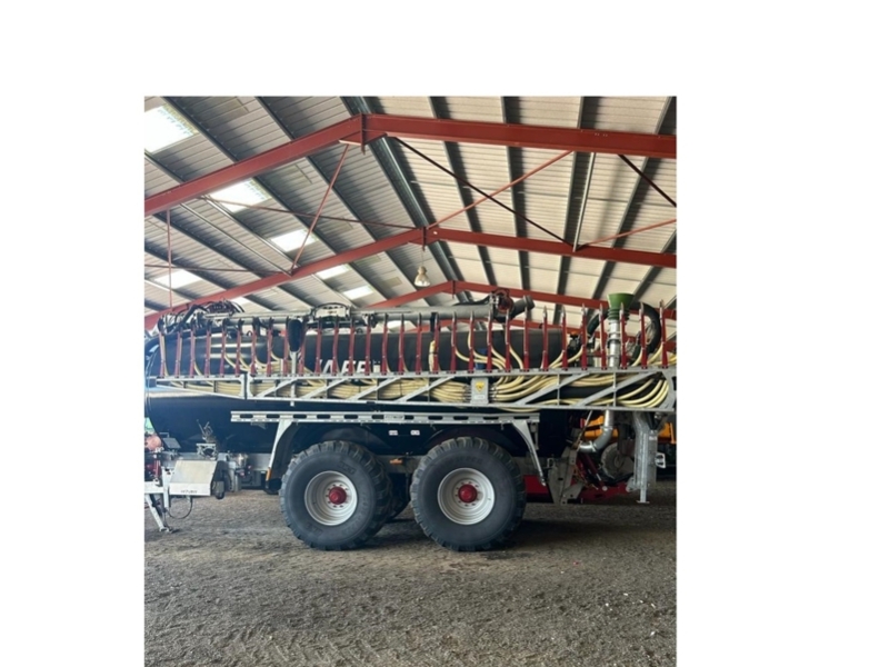 Dezwaef 22m³ tank met 18m sleepvoet bemester