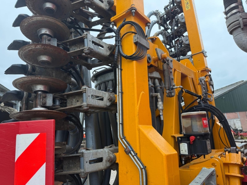 Veenhuis 840 Euroject Pro met secties